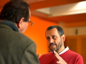 Vicenzo Folgliano conversa con el Eduardo Agosín.