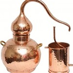 Alambique de cobre usado para la destilación de licores.