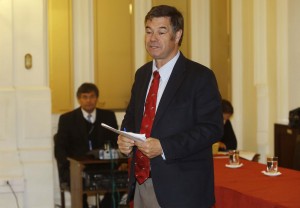 El senador Manuel José Ossandón.
